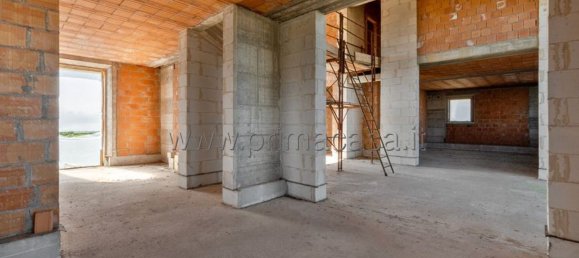 8 rooms House in Correggio, Italy No. 222626 12