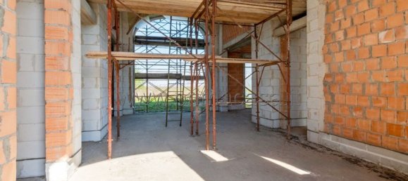 8 rooms House in Correggio, Italy No. 222626 10