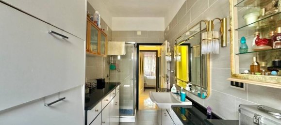 4 rooms Apartment in Naples, Italy No. 22660 22