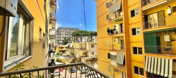 4 rooms Apartment in Naples, Italy No. 22660 15