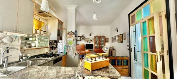 4 rooms Apartment in Naples, Italy No. 22660 9