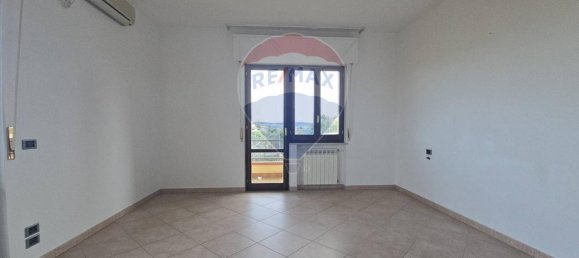 6 rooms Apartment in Francavilla al Mare, Italy No. 127921 16