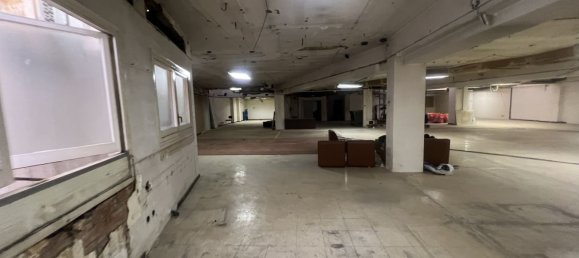 1650m² Commercial property in Barcelona, Spain No. 112497 21