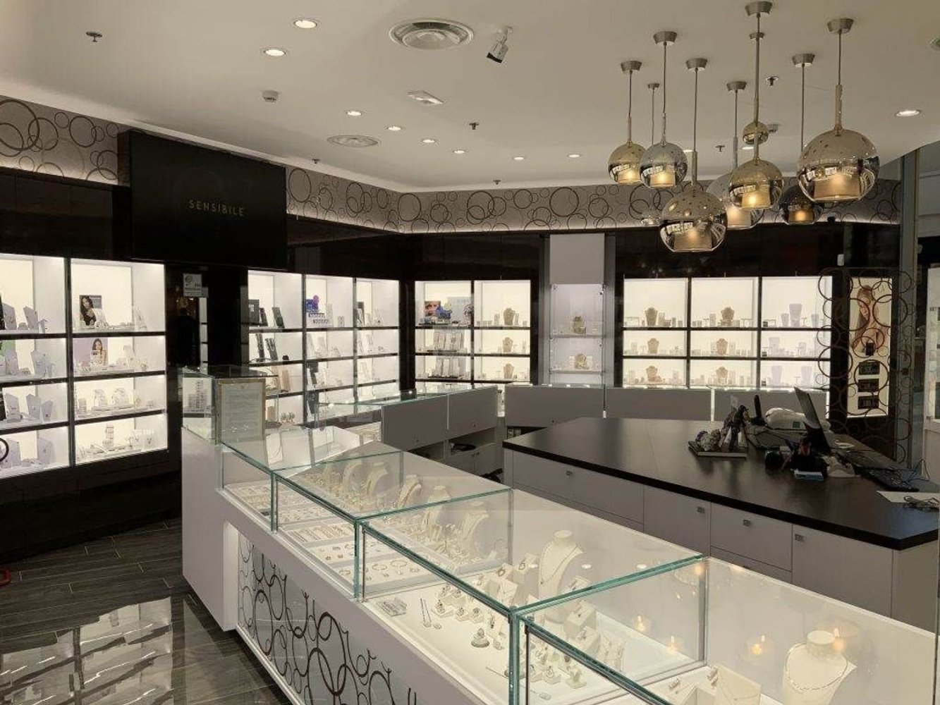  عقار تجاري في Lecco, Italy 73متر مربع رقم 152100