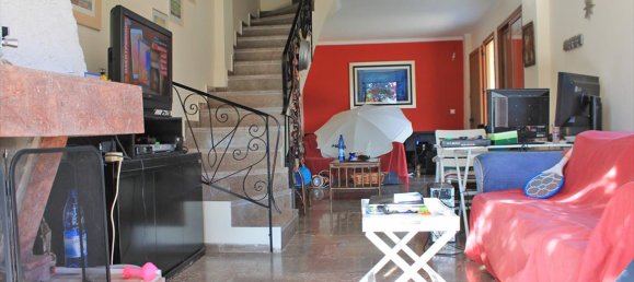3 Schlafzimmer Property in Anavyssos, Greece, Nr. 7464 3