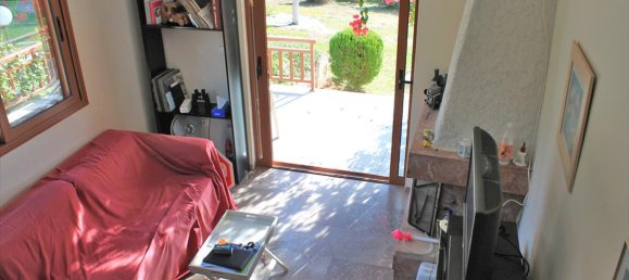 3 Schlafzimmer Property in Anavyssos, Greece, Nr. 7464 4