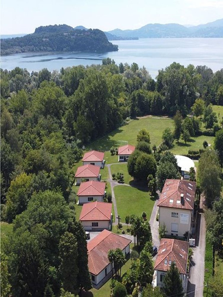 15210m² Commercial property in Brebbia, Italy No. 360940