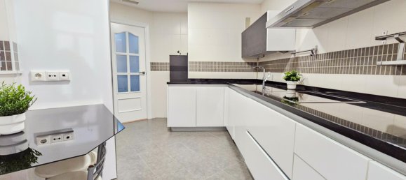 Квартира с 4 спальнями в Хаэн, Испания № 142147 9