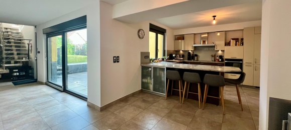 4 bedrooms House in Oberschaeffolsheim, France No. 155852 4