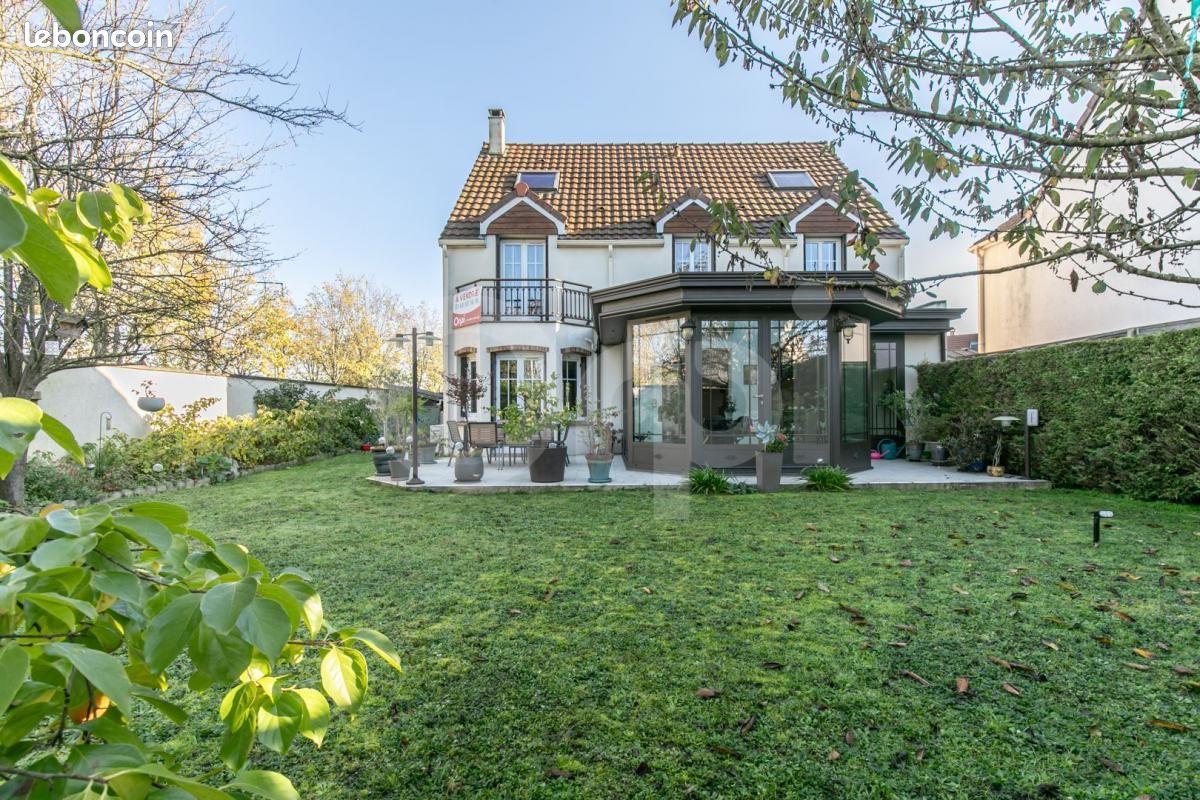 6 غرف نوم منزل في La Queue-en-Brie, France رقم 173346