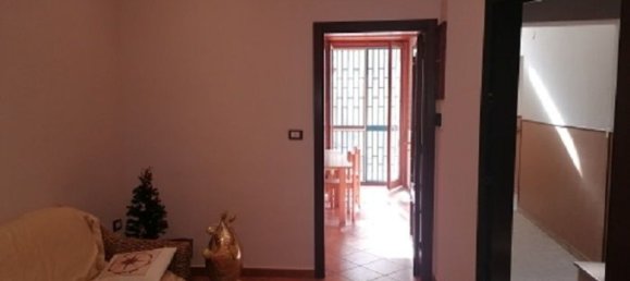 3 rooms Apartment in Foggia, Italy No. 86014 4