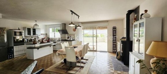 6 bedrooms House in Guemene-Penfao, France No. 281130 4