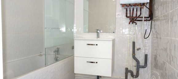 2 bedrooms House in Tourcoing, France No. 62641 6