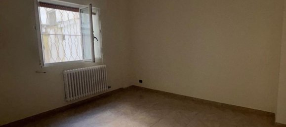 2-salle Appartement à Taranto, Italy No. 287024 5