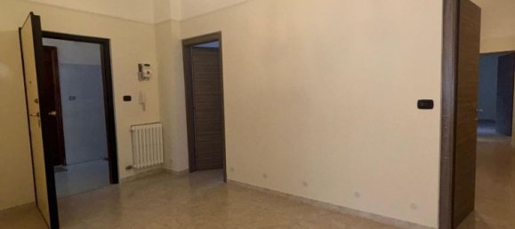 2-salle Appartement à Taranto, Italy No. 287024 3