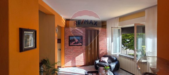 2-salle Appartement à Invorio, Italy No. 292548 2