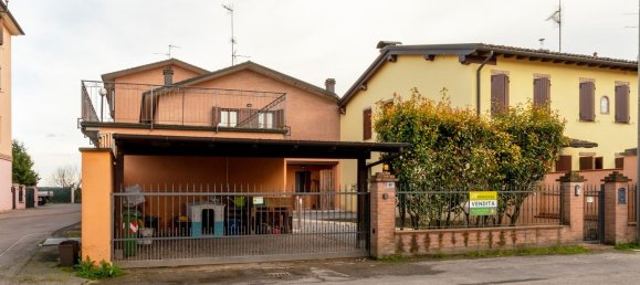 Casa de 5 habitaciónes en San Prospero, Italy No. 222584 41