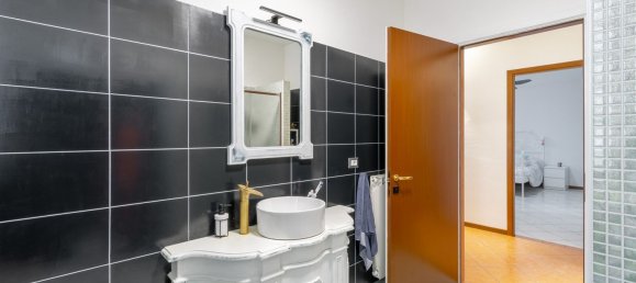 Casa de 5 habitaciónes en San Prospero, Italy No. 222584 39