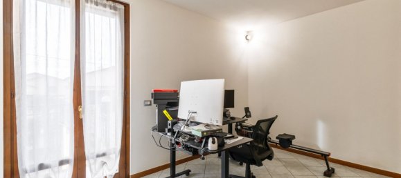 Casa de 5 habitaciónes en San Prospero, Italy No. 222584 34