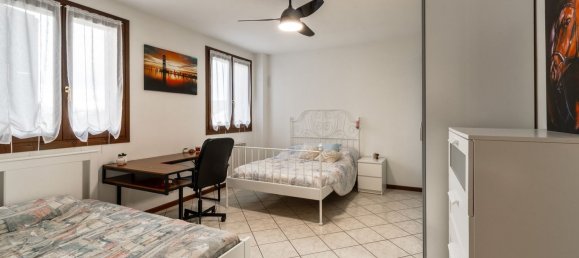 Casa de 5 habitaciónes en San Prospero, Italy No. 222584 20