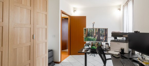 Casa de 5 habitaciónes en San Prospero, Italy No. 222584 36