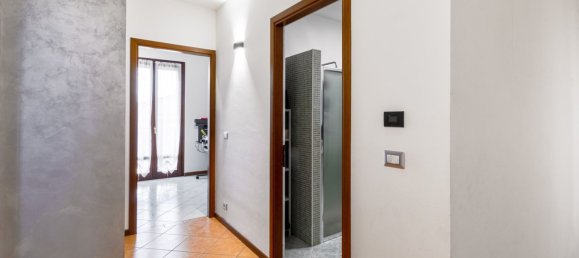 Casa de 5 habitaciónes en San Prospero, Italy No. 222584 18