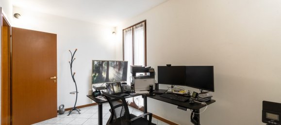 Casa de 5 habitaciónes en San Prospero, Italy No. 222584 35