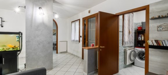 Casa de 5 habitaciónes en San Prospero, Italy No. 222584 8