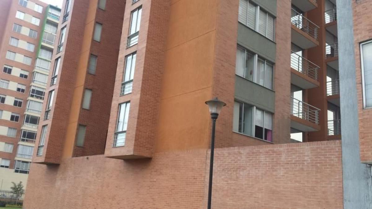 Дом с 3 спальнями в Богота, Колумбия № 10681