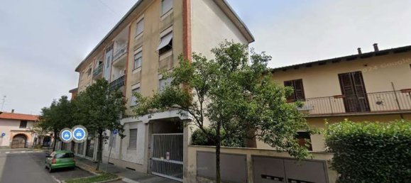 5 rooms Apartment in Rescaldina, Italy No. 97093 3