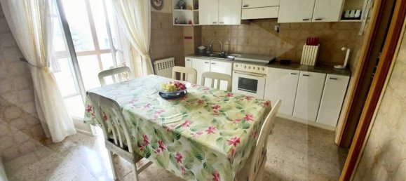 4-salle Appartement à San Severo, Italy No. 28103 2