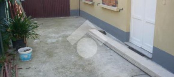 3 rooms House in Cadelbosco di Sopra, Italy No. 237765 5