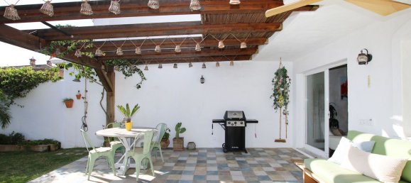 4 غرف نوم منزل في Estepona, Spain رقم 24566 24