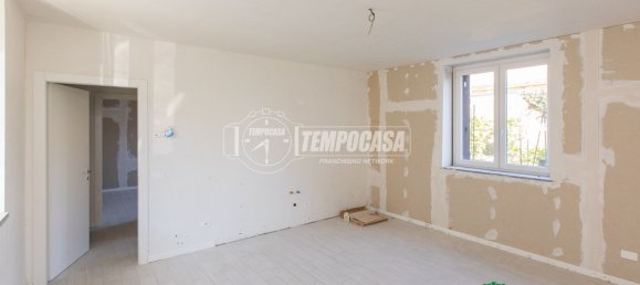 Apartamento T1 em Busto Arsizio, Italy N.º 348723 9