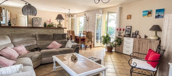 4 Schlafzimmer Villa in Uzes, France, Nr. 336301 5