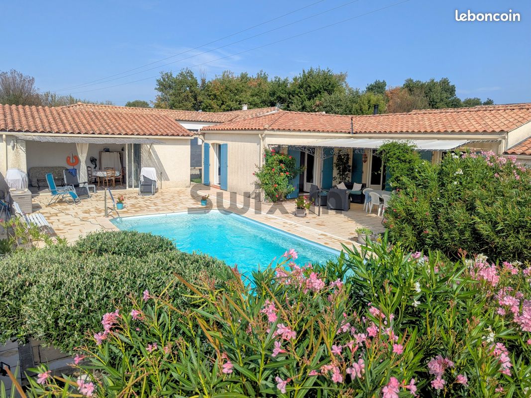 4 Schlafzimmer Villa in Uzes, France, Nr. 336301