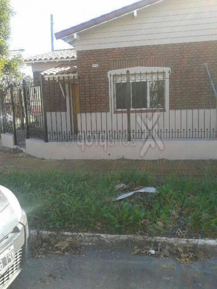 3 bedrooms House in Quilmes, Argentina No. 64280