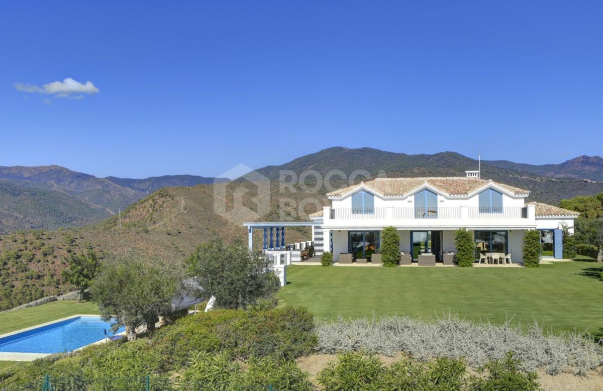 5 bedrooms Villa in Benahavis, Spain No. 117222