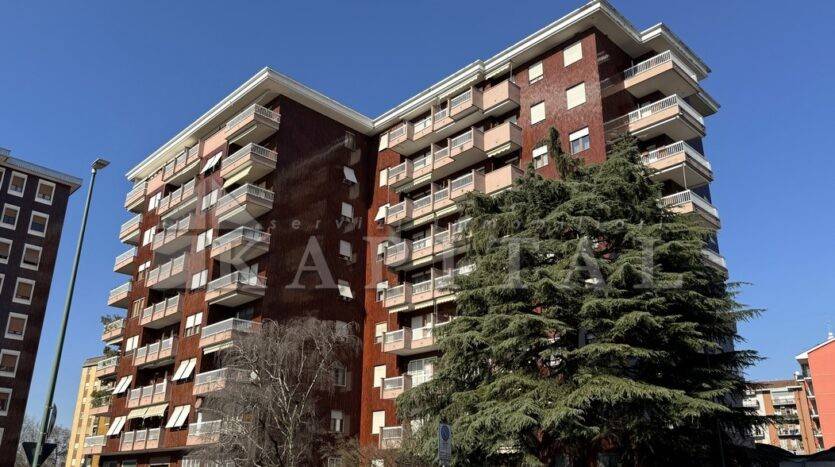 3 bedrooms Apartment in Sesto San Giovanni, Italy No. 77707