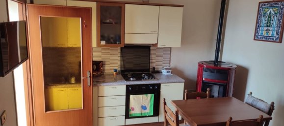 2 Schlafzimmer Haus in Vallerotonda, Italy, Nr. 83993 6