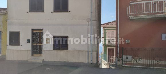 2 Schlafzimmer Haus in Vallerotonda, Italy, Nr. 83993 2