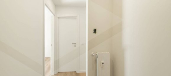 Studio in Bergamo, Italy No. 31018 9