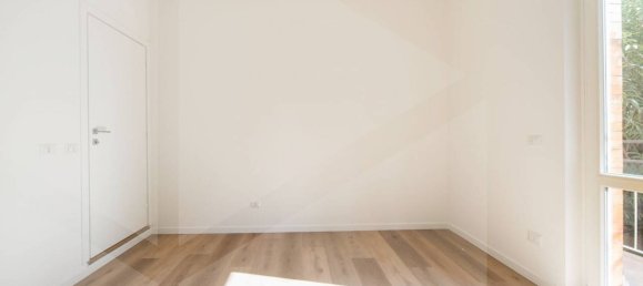 Studio in Bergamo, Italy No. 31018 20