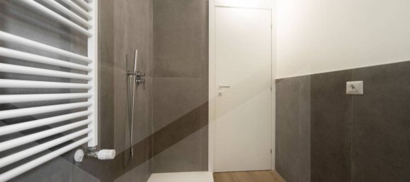 Studio in Bergamo, Italy No. 31018 15