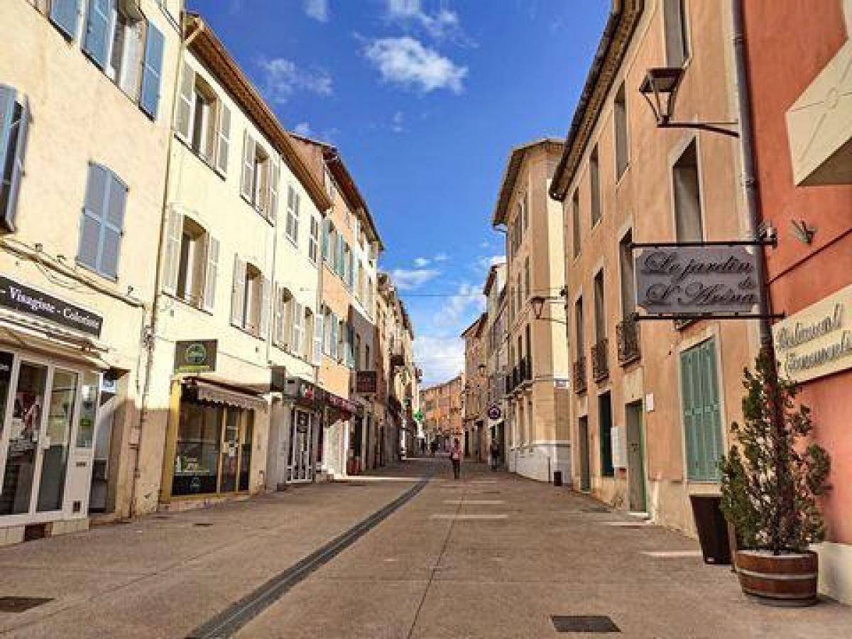 2 bedrooms Condo in Frejus, France No. 16882