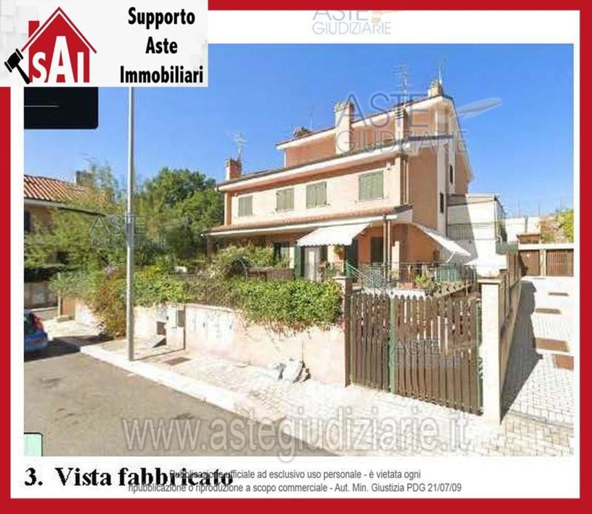 5 bedrooms Apartment in Rome, Italy No. 330815