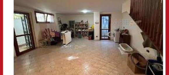 5 bedrooms Apartment in Rome, Italy No. 330815 27