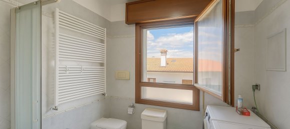 4 bedrooms House in Villa del Conte, Italy No. 337105 8