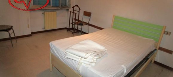 5 rooms House in San Giovanni Valdarno, Italy No. 237779 10