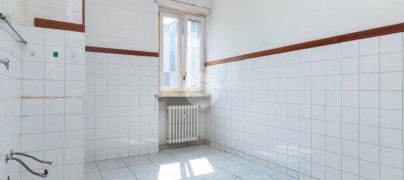 3 rooms Apartment in Rivoli, Italy No. 281184 11